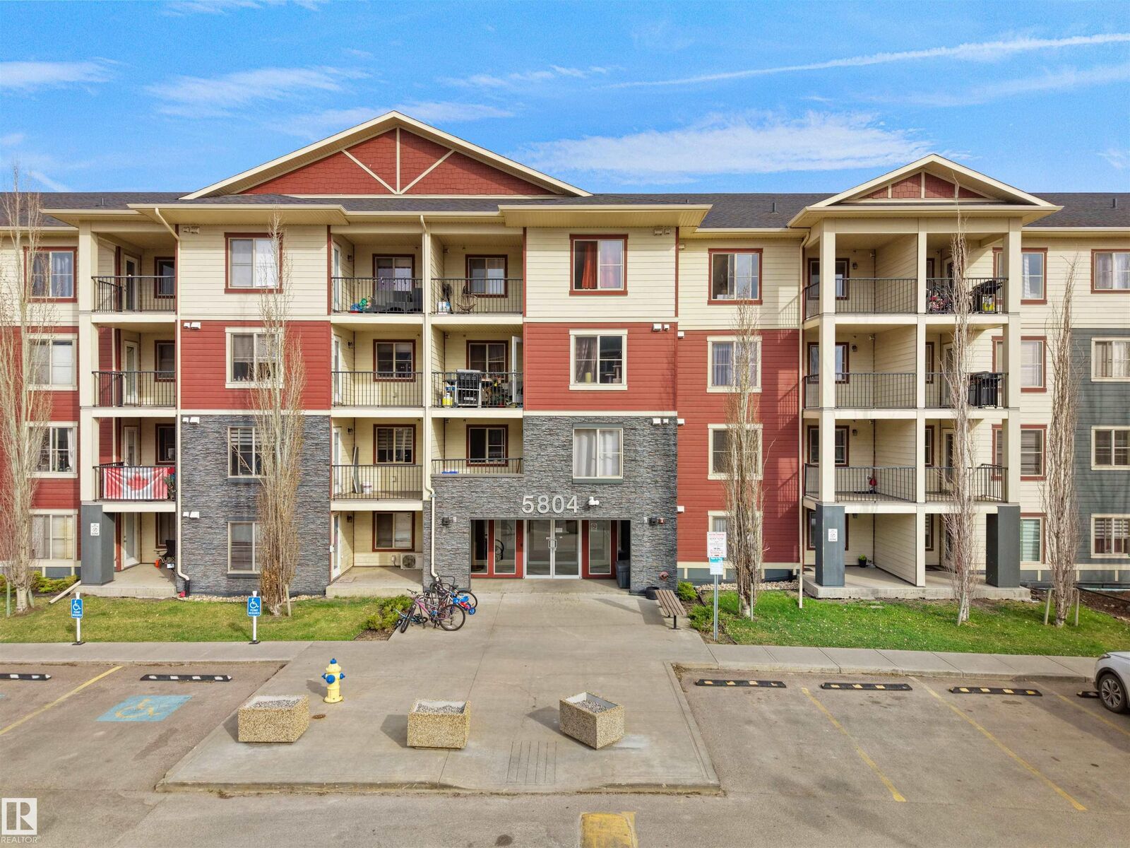 Property Photo:  5804 Mullen Place NW  AB T6R 0W3 