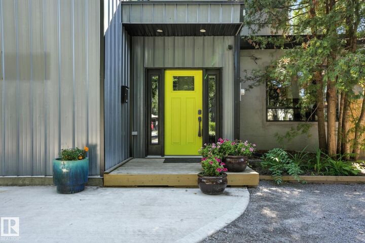 Property Photo:  5406 110 Street NW  AB T6H 3E1 