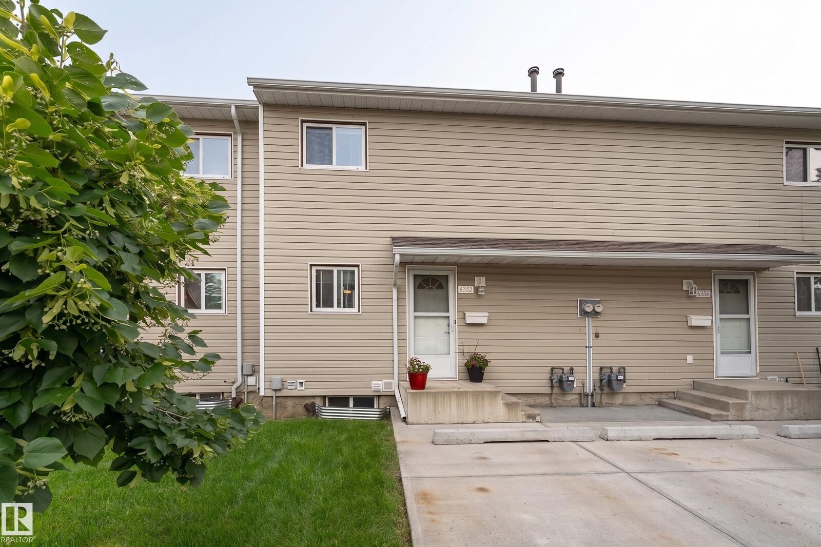 Property Photo:  6352 180 Street NW  AB T5T 2J6 