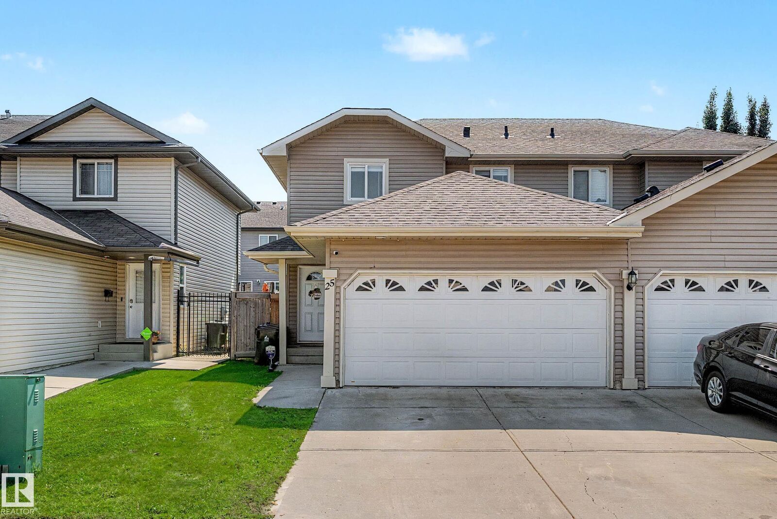Property Photo:  25 Spruce Gardens Crescent  AB T7X 0J9 