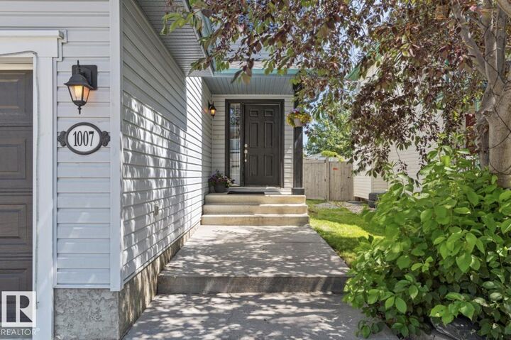Property Photo: 1007 Macewan Close SW AB T6W 1K2