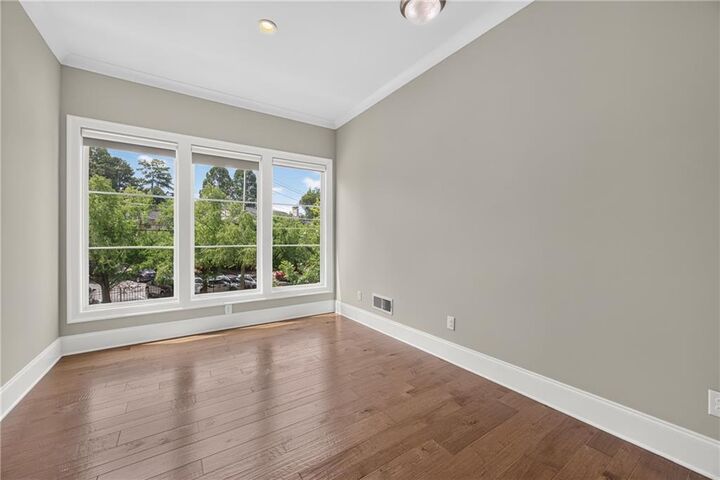 Property Photo: 124 W Wieuca Road NE GA 30342