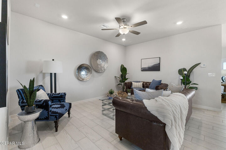 Property Photo:  5721 Las Ramblas Avenue  TX 79934 