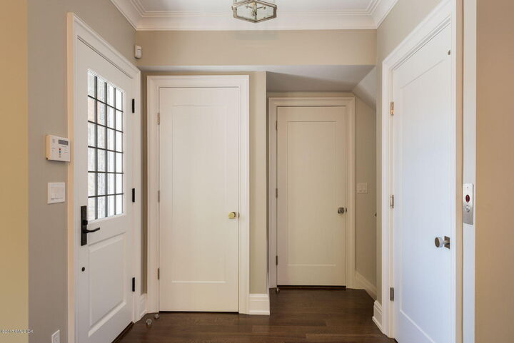 Property Photo: 111 Mason Street 2B CT 06830