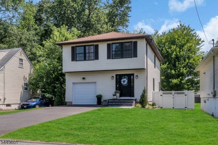 Property Photo:  69 Leghorn Ave  NJ 08807 