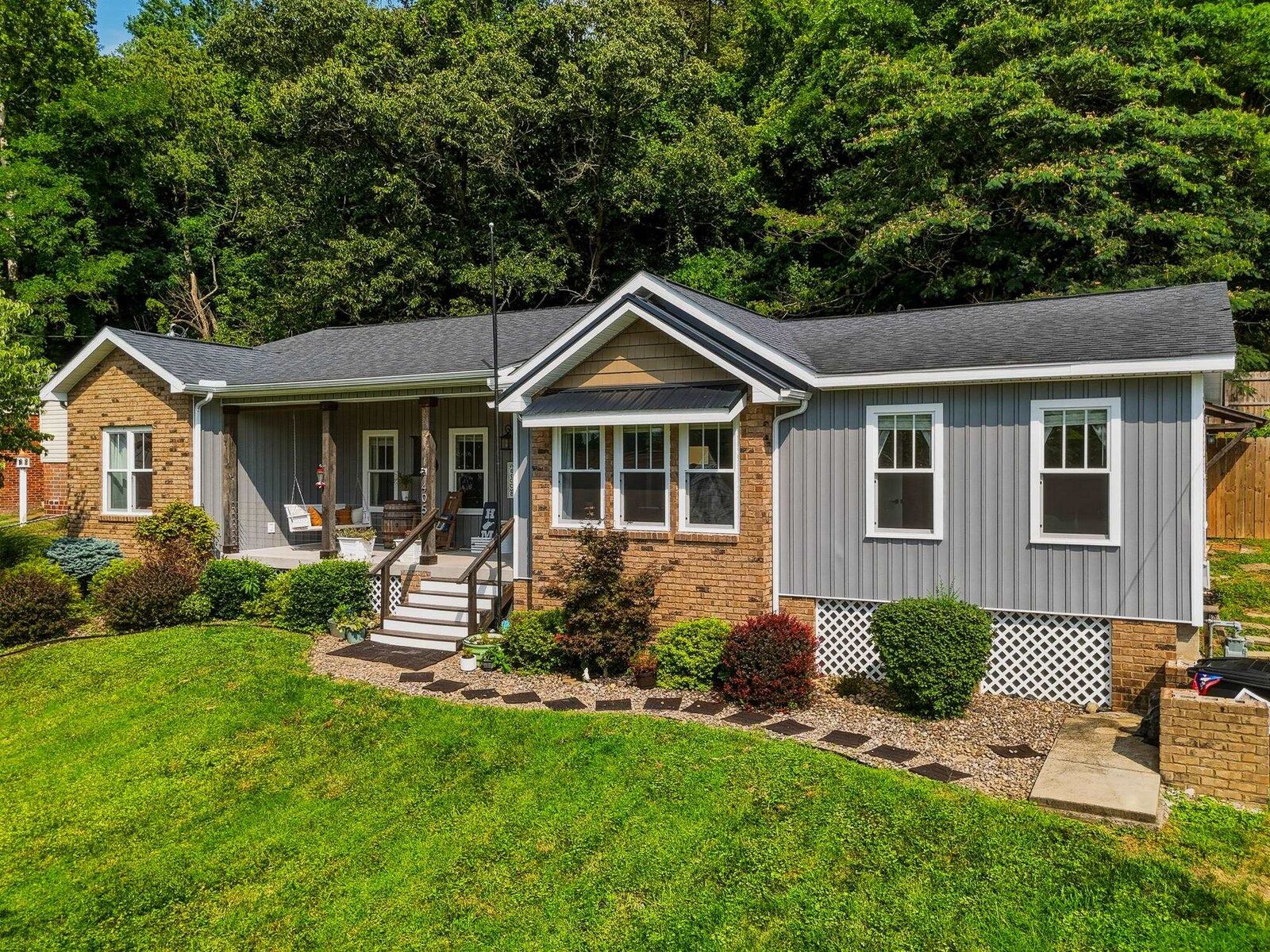 Property Photo: 405 Spencer Avenue WV 25504