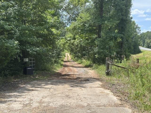 Property Photo:  5078 E US Highway 79   75652 