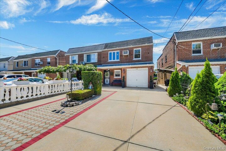 Property Photo:  279 Throggs Neck Boulevard  NY 10465 