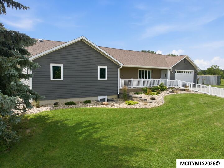 Property Photo:  2909 4th NW  IA 50401 