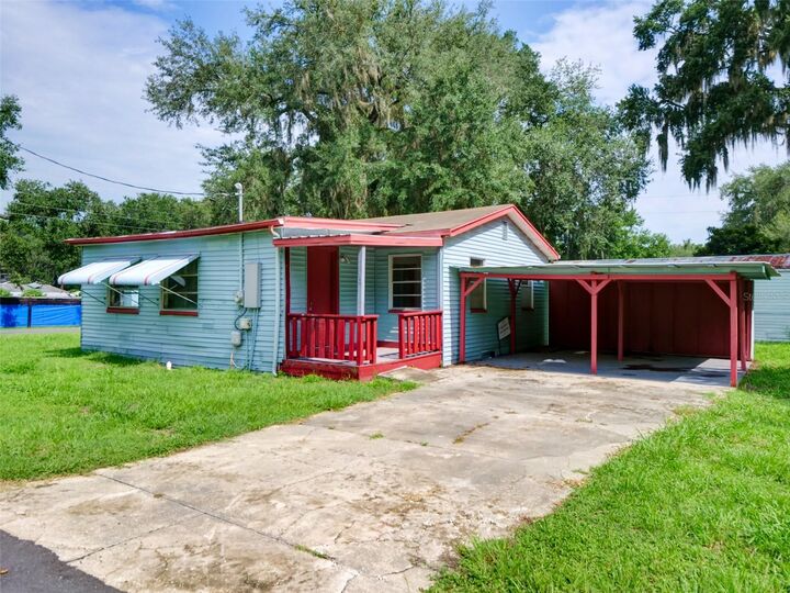 Property Photo:  813 NW 5th Street  FL 33597 