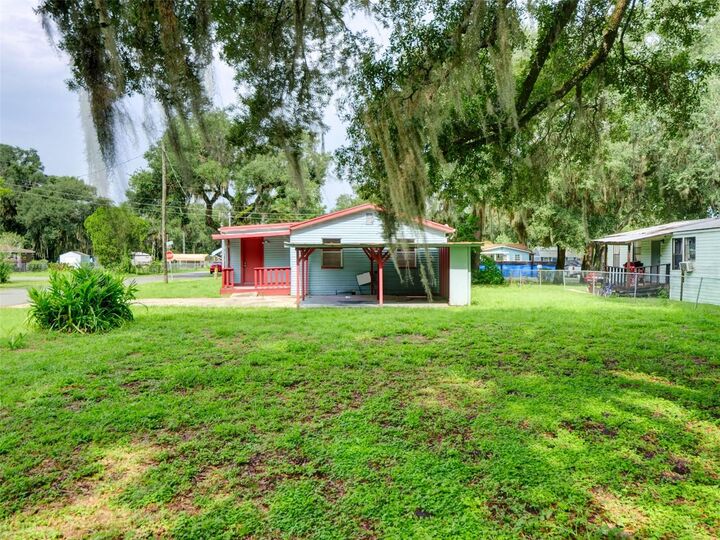 Property Photo:  813 NW 5th Street  FL 33597 