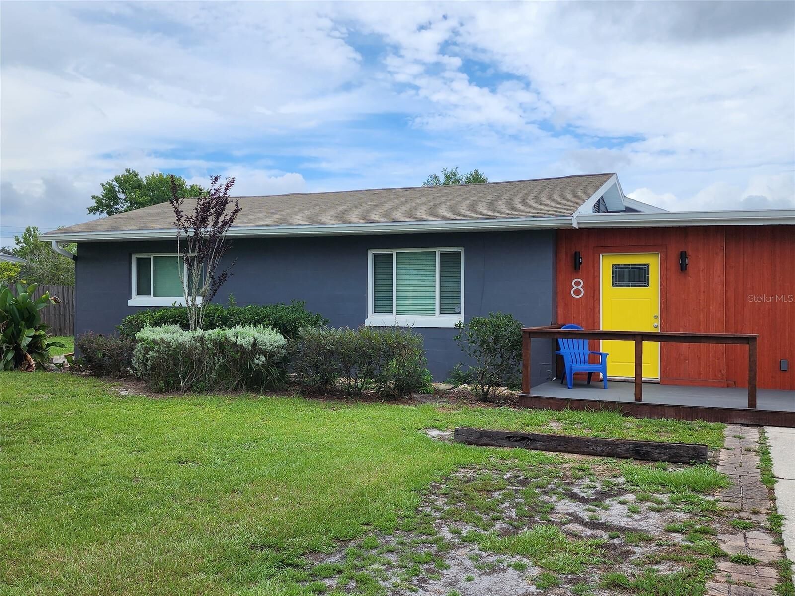 Property Photo:  8 Poinsettia Drive  FL 32713 