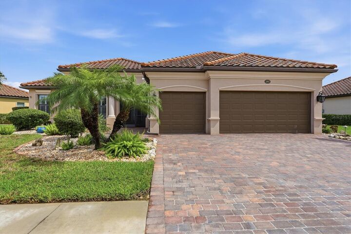 Property Photo: 13652 Classico Court FL 34293