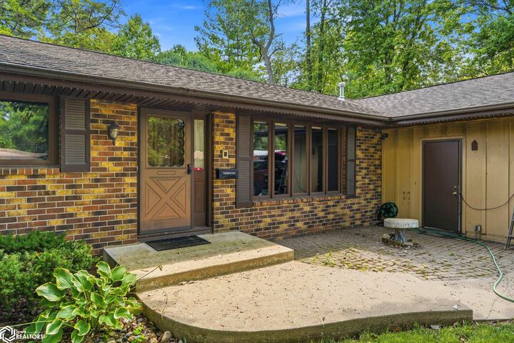 Property Photo: 2501 Sunrise Lane IA 52601