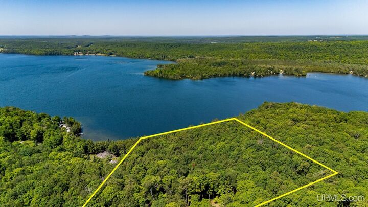 Property Photo: 578/580 Pentoga Trail MI 49920