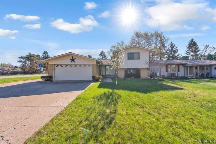 Property Photo: 9498 Bassett Street MI 48150 3311