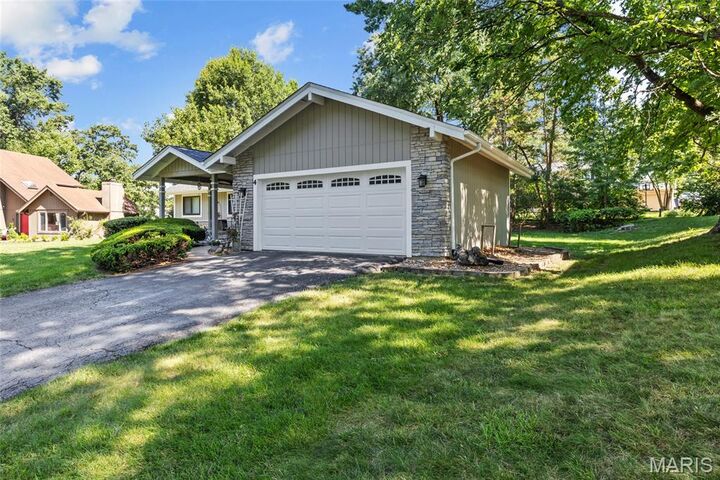 Property Photo:  4 Nantua Court  MO 63367 