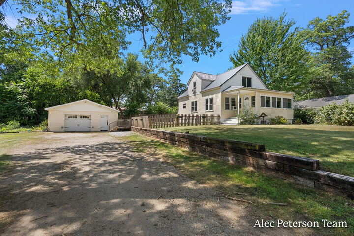Property Photo:  1473 Center Street  MI 49442 