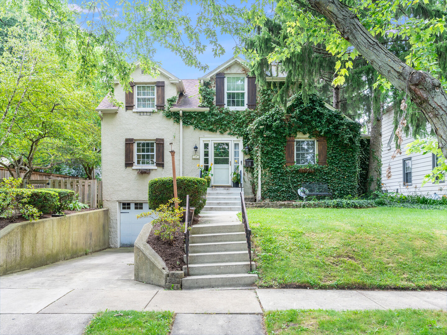 Property Photo:  45 S Julian Street  IL 60540 