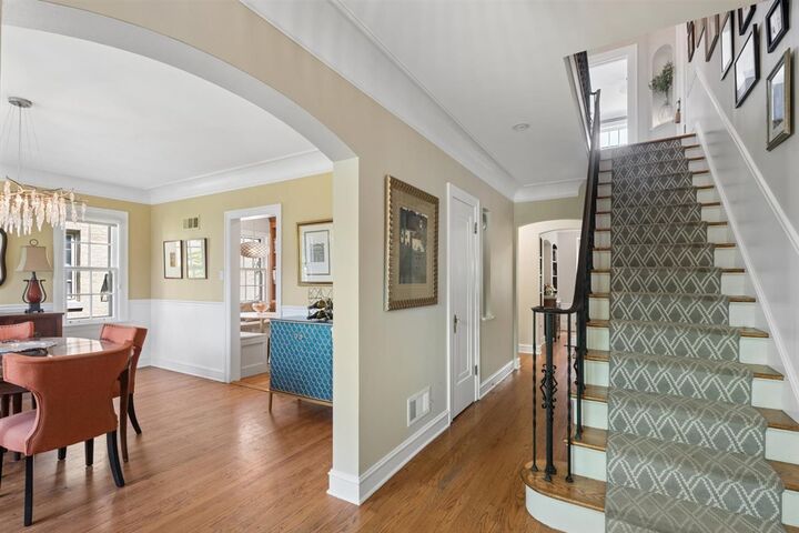 Property Photo: 1204 Fair Oaks Avenue IL 60302