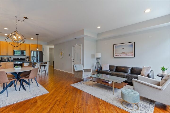 Property Photo:  