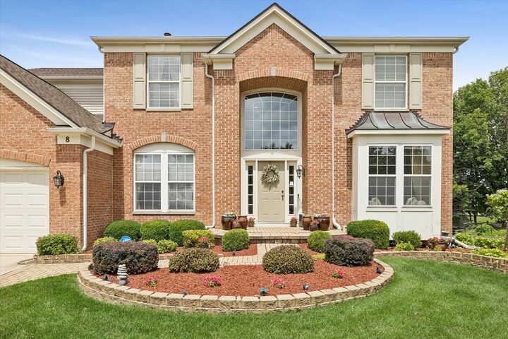 Property Photo: 8 Orchid Court IL 60107