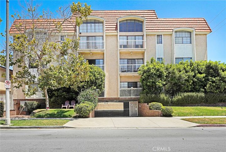 Property Photo:  3568 Keystone Avenue 10  CA 90034 