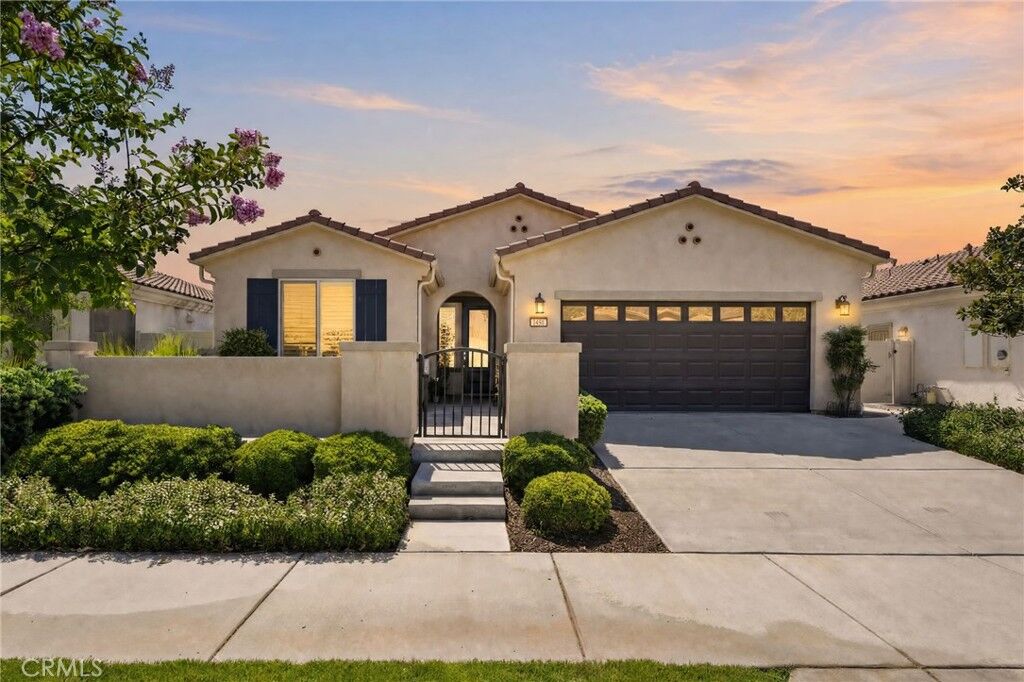 Property Photo:  1467 Via Rojas  CA 92545 