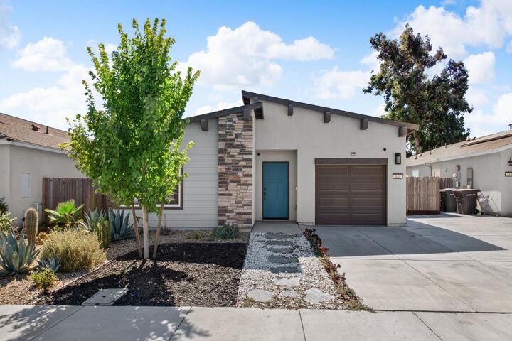 Property Photo: 449 Stein Way CA 95386