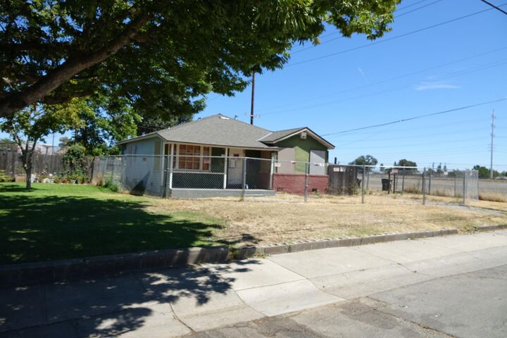 Property Photo:  3117 Gardendale Road  CA 95822 