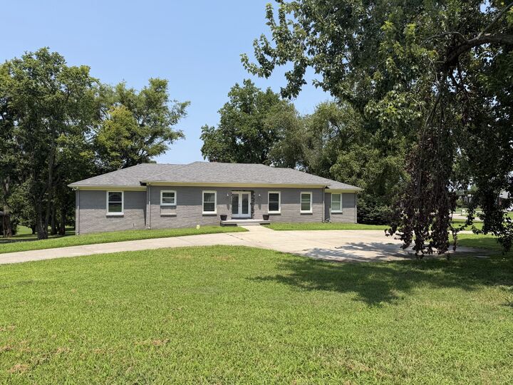 Property Photo:  221 Rising Sun Ln  TN 37138 