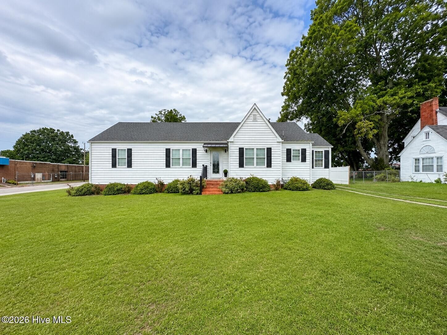 Property Photo:  622 E Memorial Drive  NC 27910 
