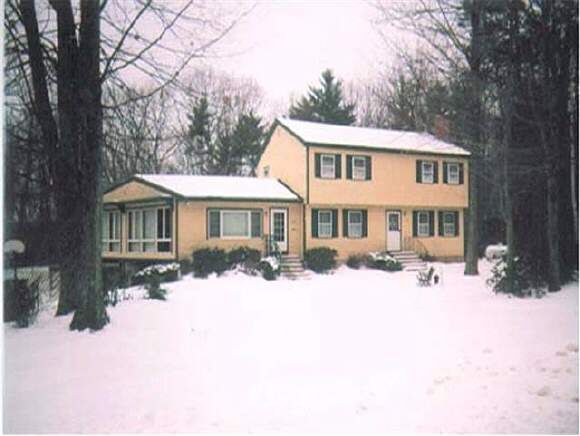Property Photo: 32 Comstock Drive NH 03055