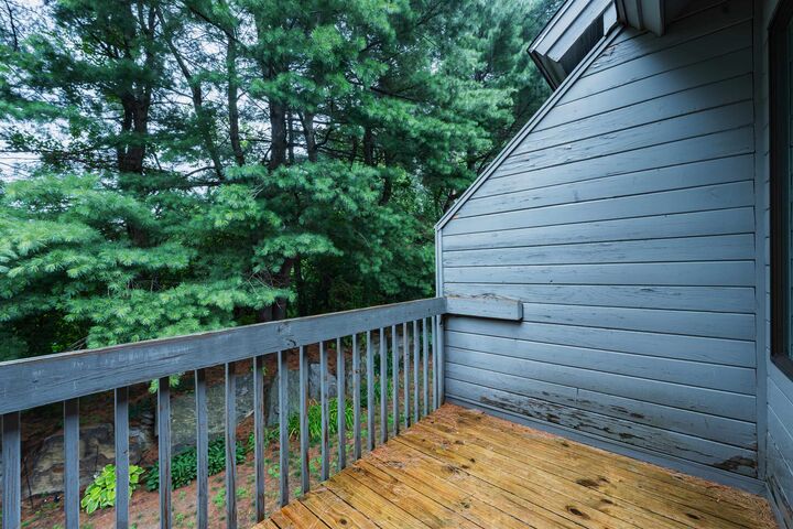 Property Photo:  5 Tsienneto Road  NH 03038 