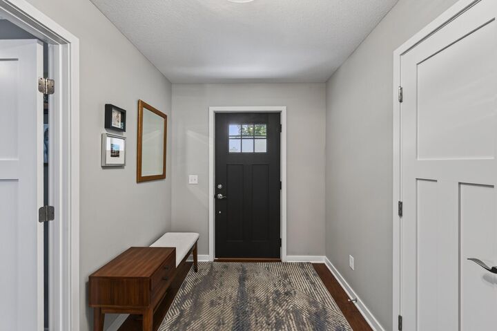 Property Photo:  1443 Jefferson Avenue  MN 55105 