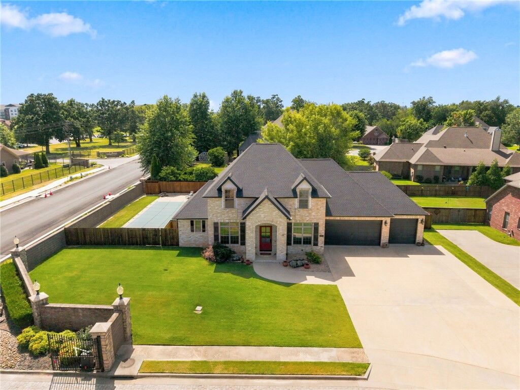 Property Photo:  2806 S Creekside Drive  AR 72758 