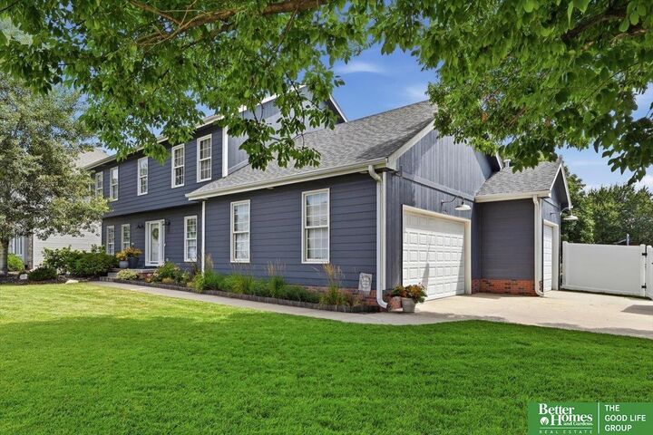 Property Photo:  1423 S 218th Street  NE 68022 
