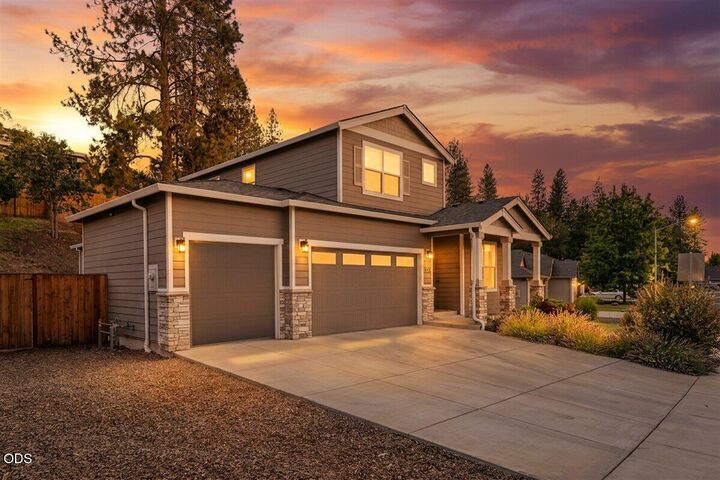 Property Photo: 314 Arrowhead Trail OR 97524