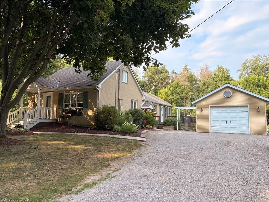Property Photo:  302 Fishers Glen Road  ON N0E 1W0 
