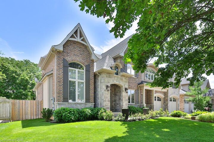 Property Photo: 888 Park Avenue W ON L7T 1N6
