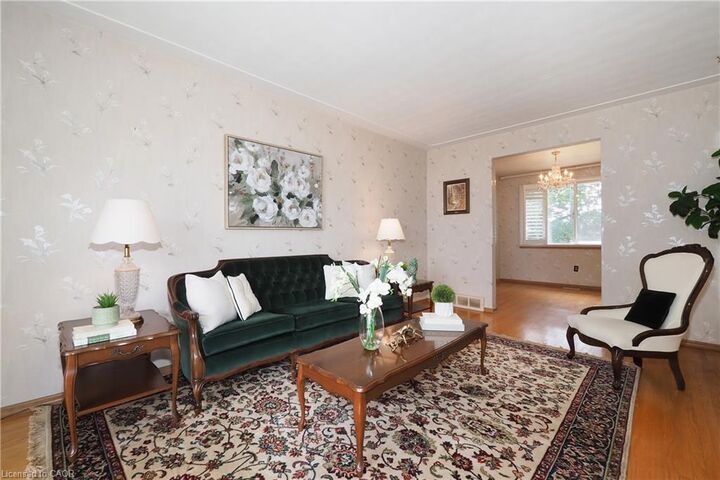 Property Photo: 15 Gilmour Crescent ON N2M 4N5