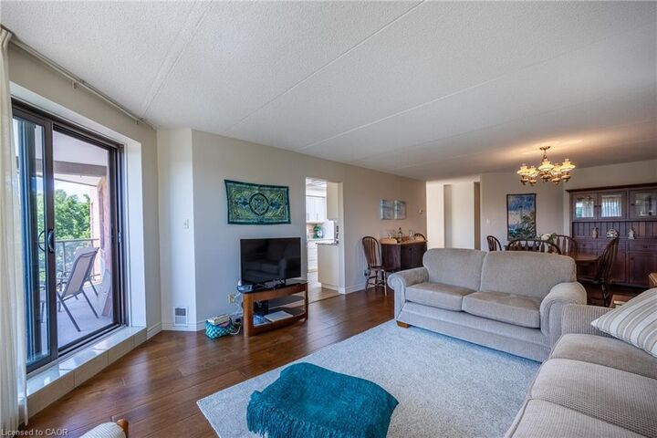 Property Photo: 17 Mill Pond Court 601 ON N3Y 5H9