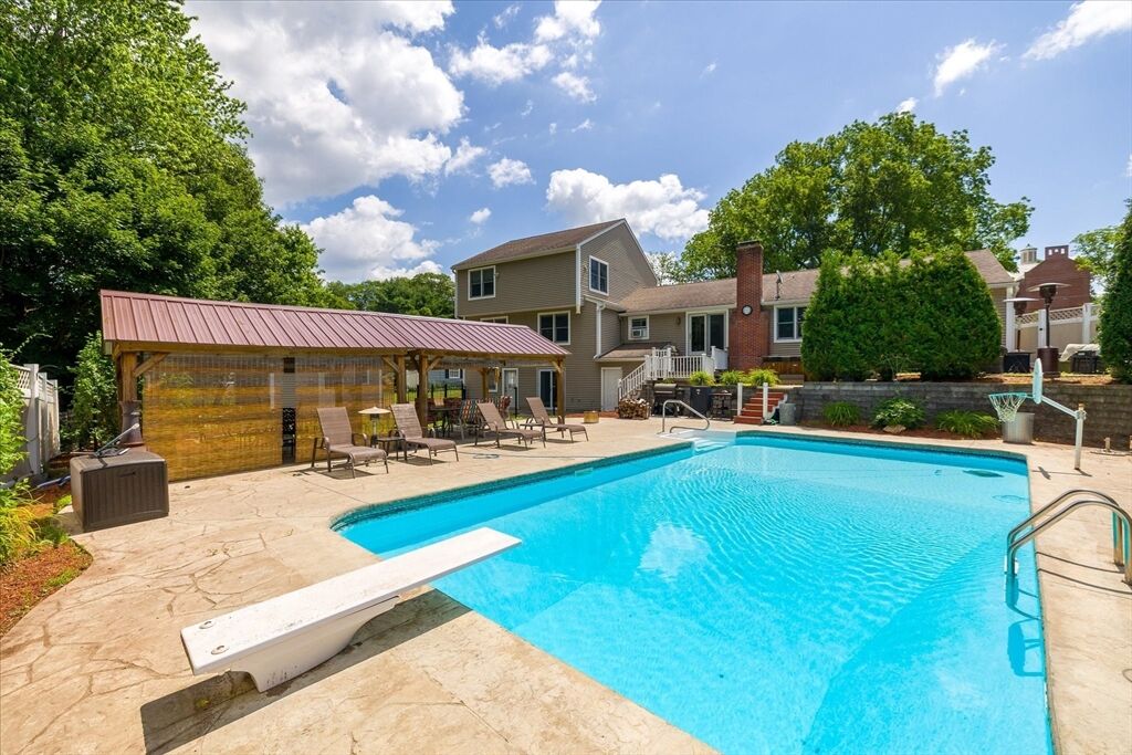 Property Photo:  3 Arrowhead Ave  MA 01501 