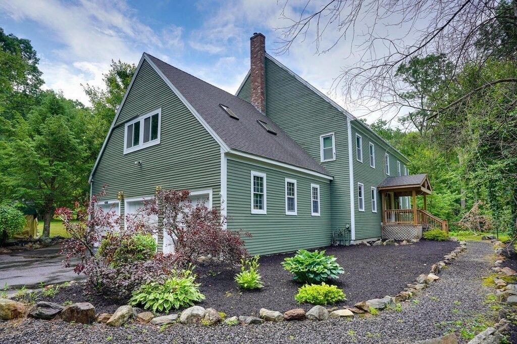 Property Photo:  144 Parmenter Road  MA 01749 