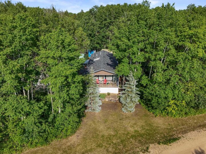 Property Photo: 310 Beaver Street AB T0B 1M0
