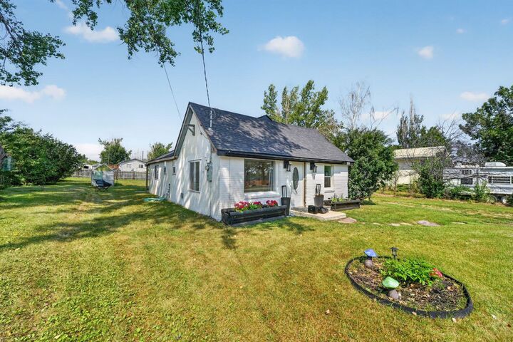 Property Photo: 233 4 Street AB T0K 2E0