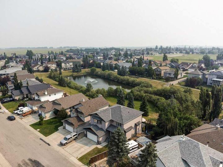 Property Photo: 35 Hillcrest Boulevard AB T1P 1W9