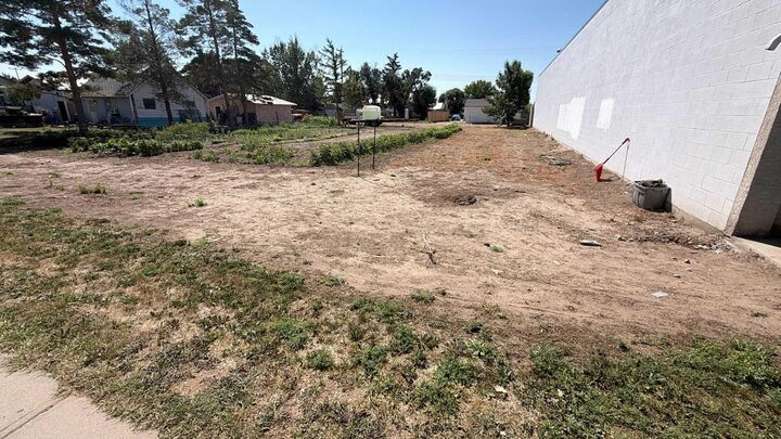 Property Photo:  319 2 Avenue N  AB T0K 2K0 