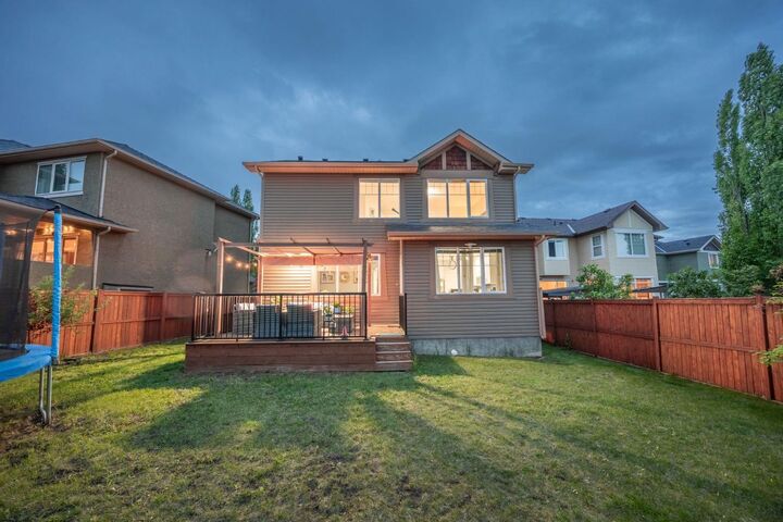 Property Photo:  575 Evergreen Circle SW  AB T2Y 0C1 