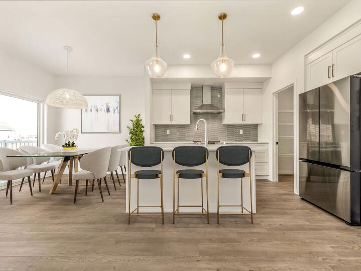 126 Miners Road W — photo 1